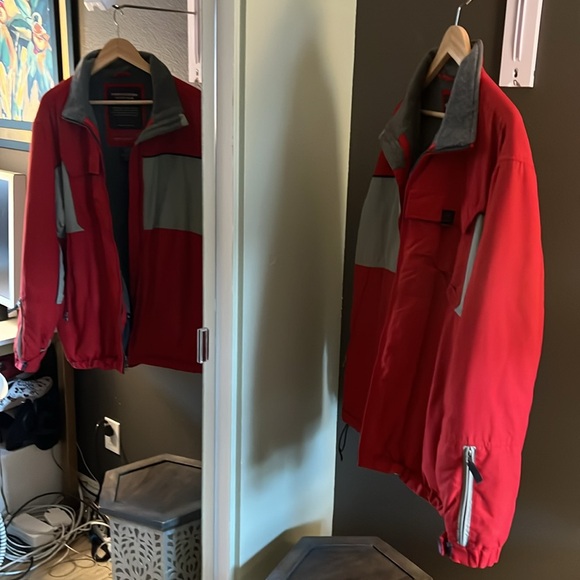 1 hour sale. Abercrombie & Fitch, mens ski jacket, large, red - Picture 9 of 9